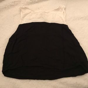 Simple white/black crop top